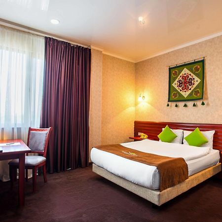 Green City Hotel Biszkek Zewnętrze zdjęcie