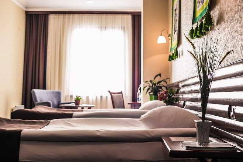 Green City Hotel Biszkek Zewnętrze zdjęcie