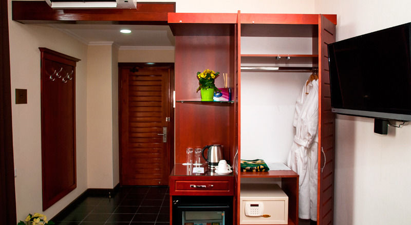 Green City Hotel Biszkek Zewnętrze zdjęcie