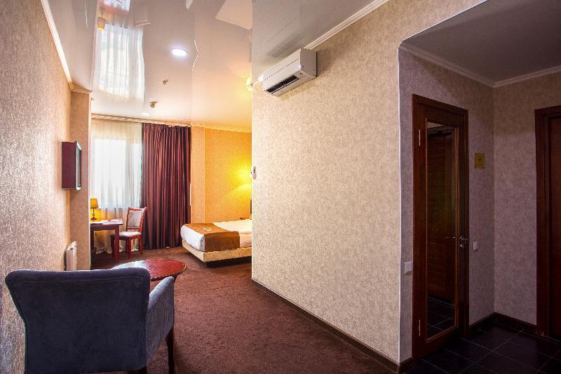 Green City Hotel Biszkek Zewnętrze zdjęcie