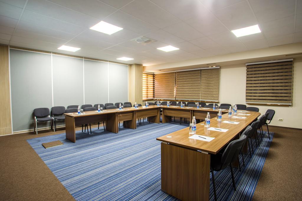 Green City Hotel Biszkek Zewnętrze zdjęcie