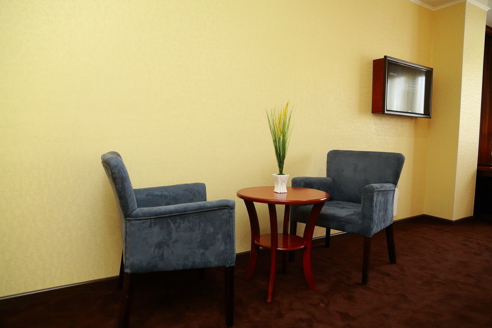Green City Hotel Biszkek Zewnętrze zdjęcie