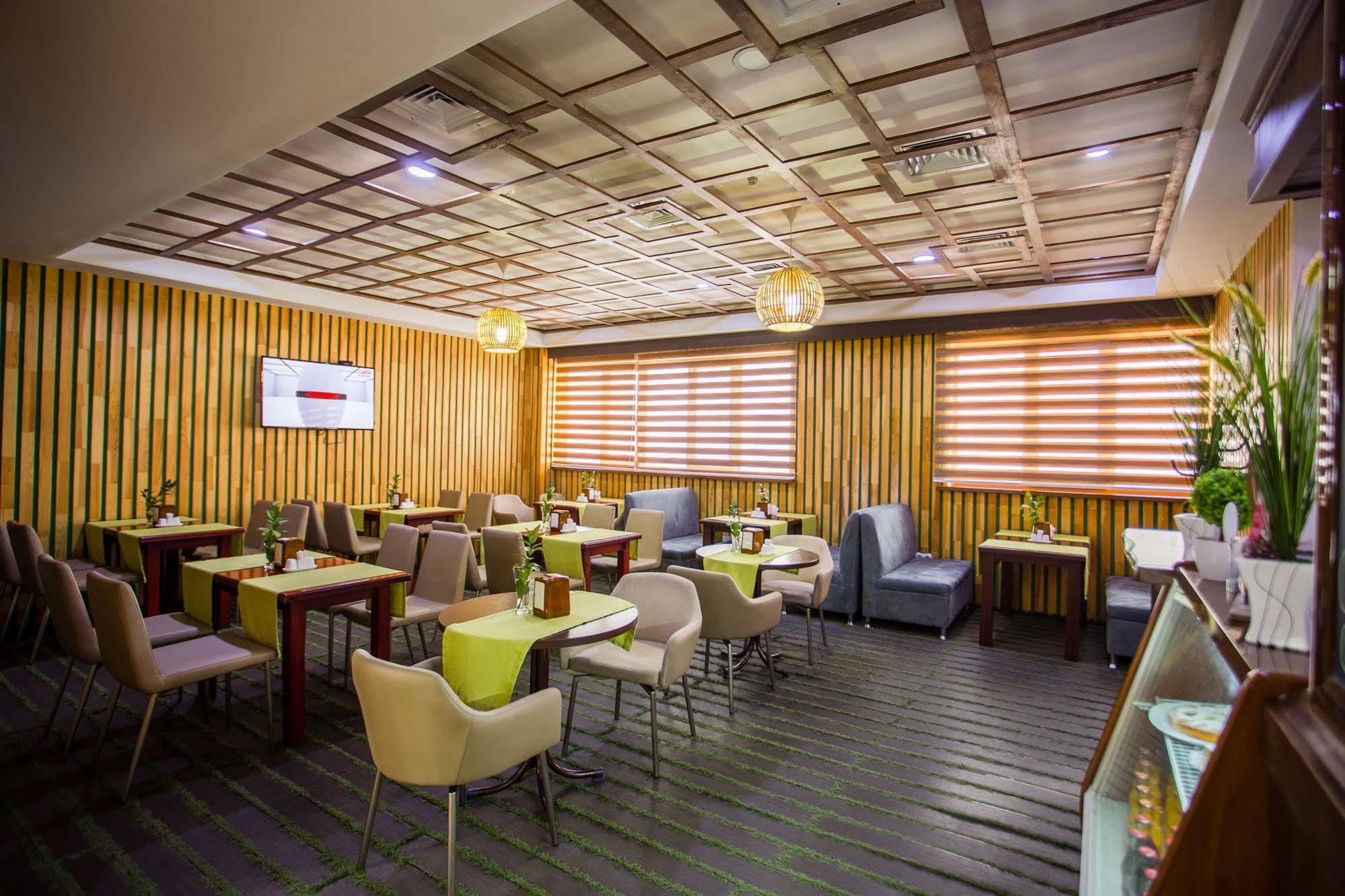 Green City Hotel Biszkek Zewnętrze zdjęcie