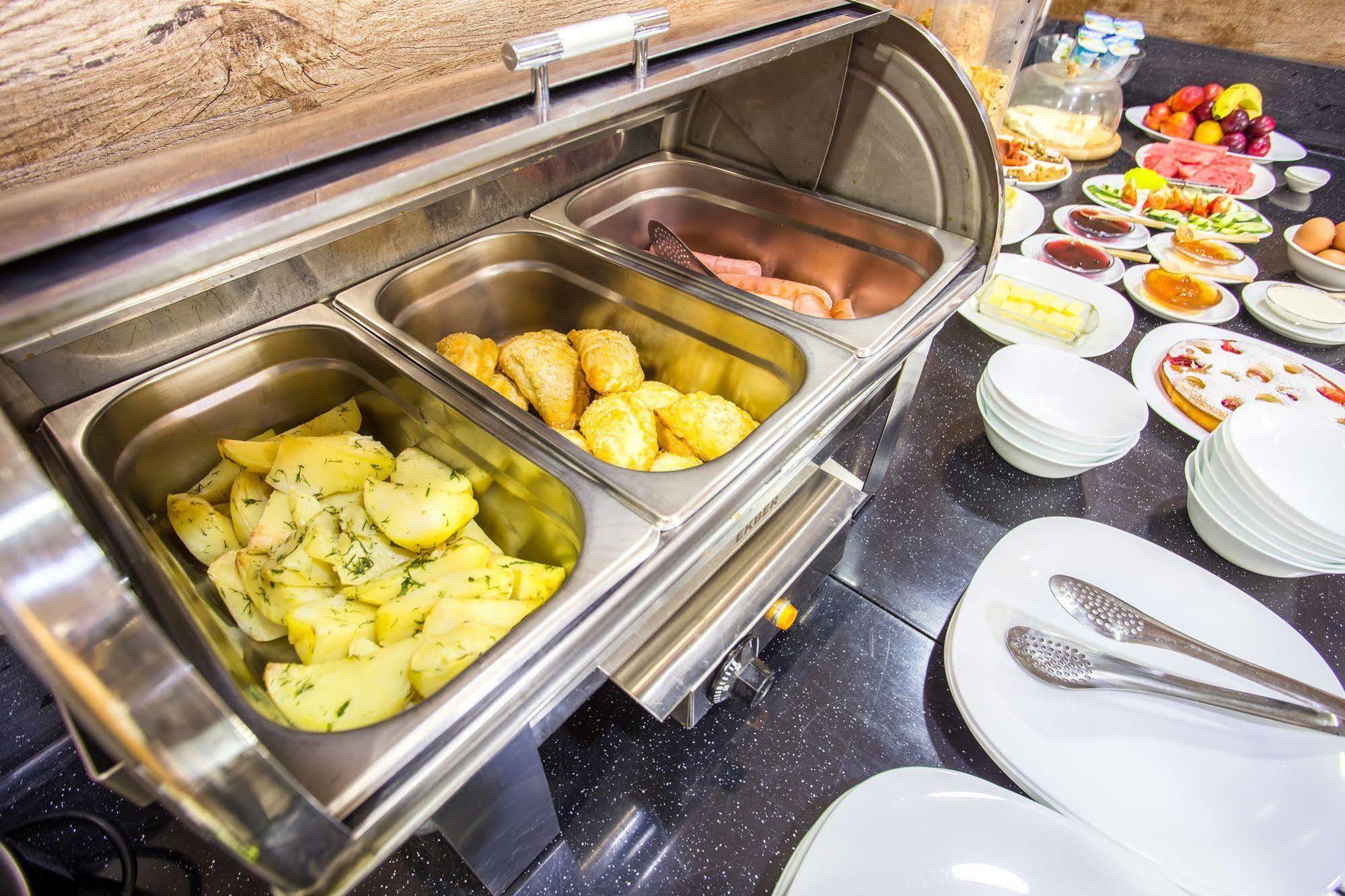 Green City Hotel Biszkek Zewnętrze zdjęcie